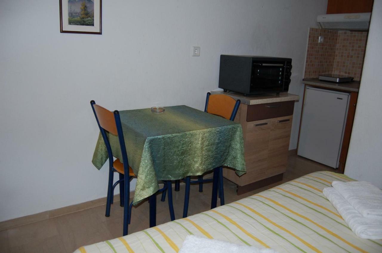 Guesthouse Zografia 브래스나 외부 사진
